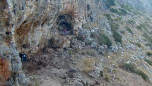  ​Misliya Cave, Israel, the western slopes of Mount Carmel.