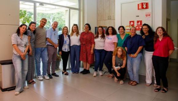 רחלי ברנס זוכה בפרס העובדת המצטיינת