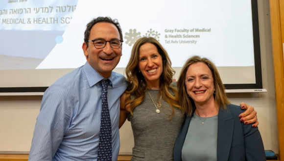 מלגות גריי בביקורם של מינדי וג'ון בפקולטה!